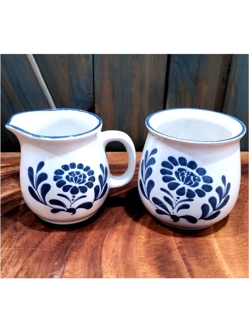 689. Country Heritage Cream and Sugar